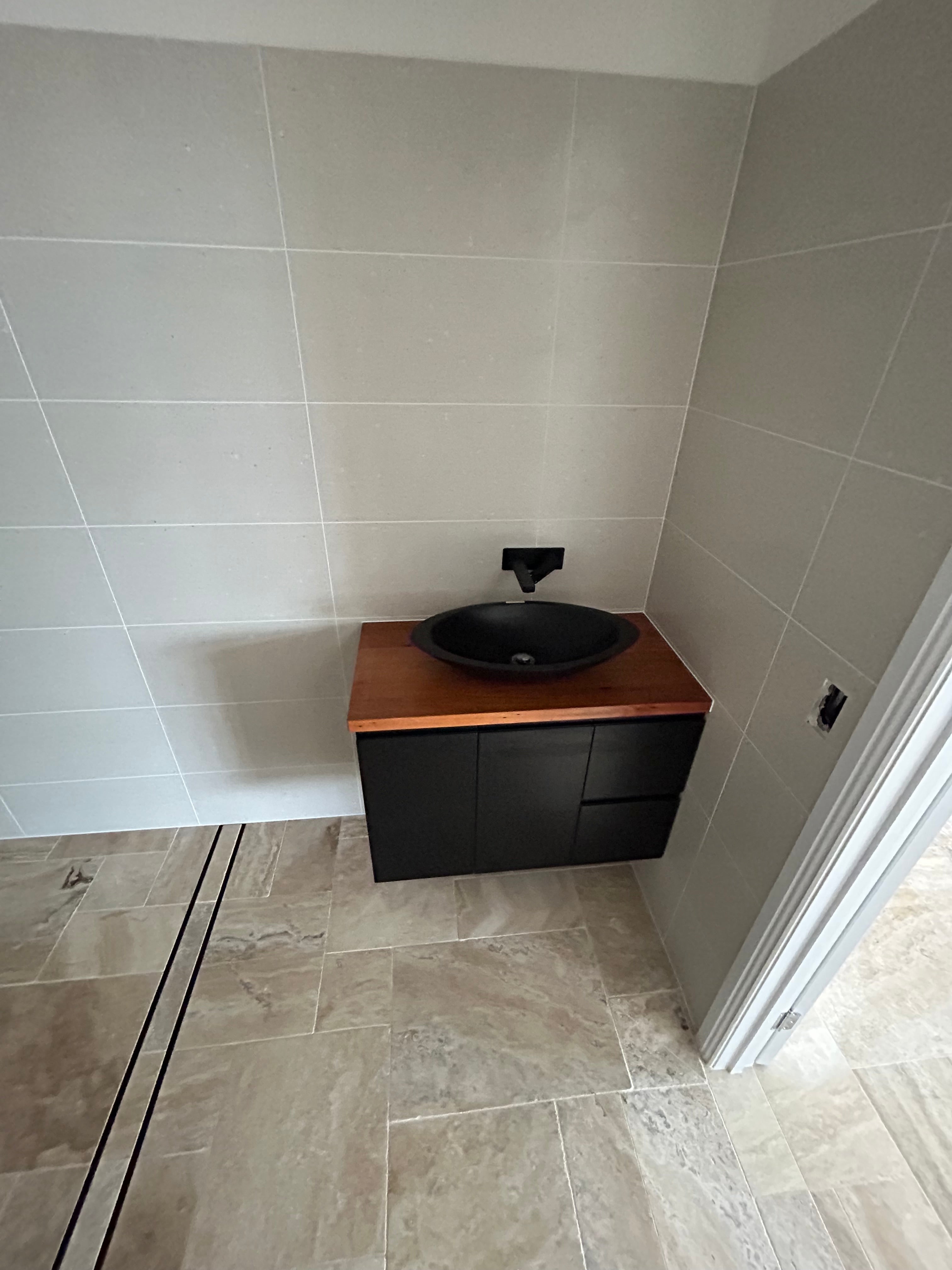 Tumbled Travertine Tile & Paver - Philadelphia