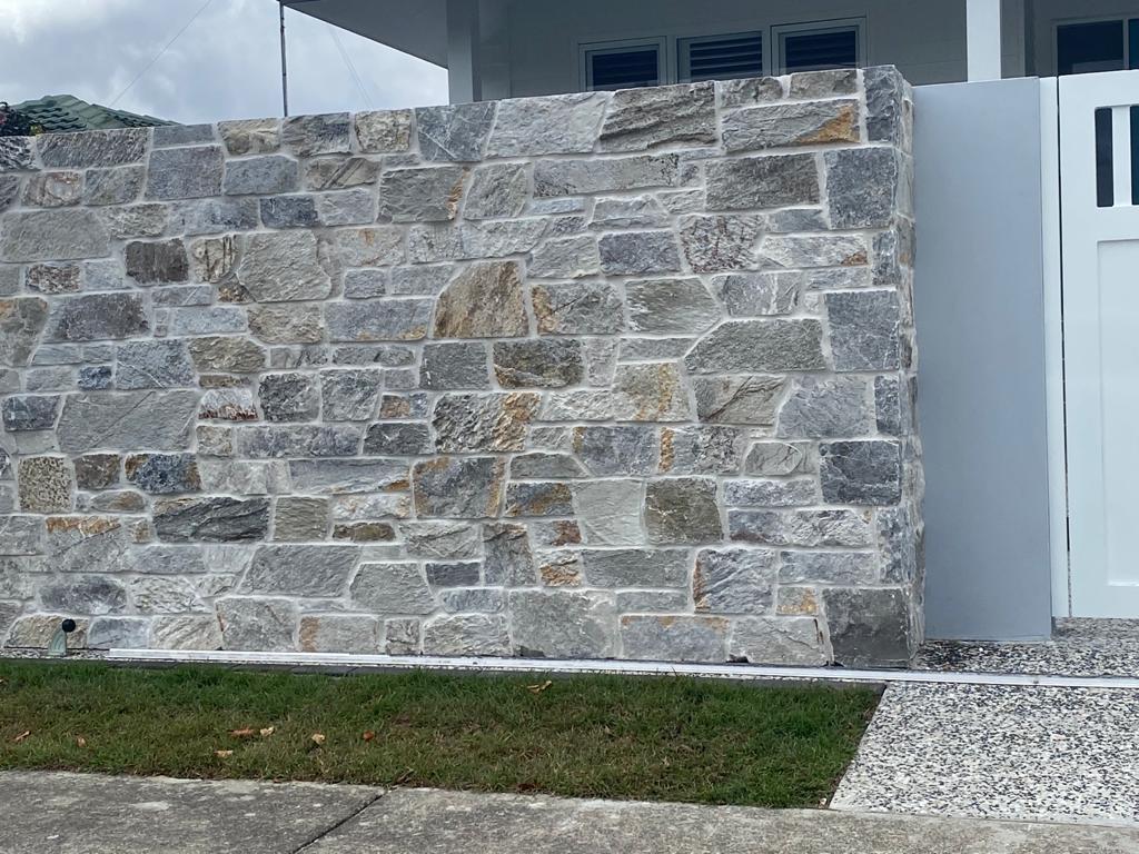 Natural Stone Wall Cladding Free Form - Loose Stone - Grey Limestone Castle Series