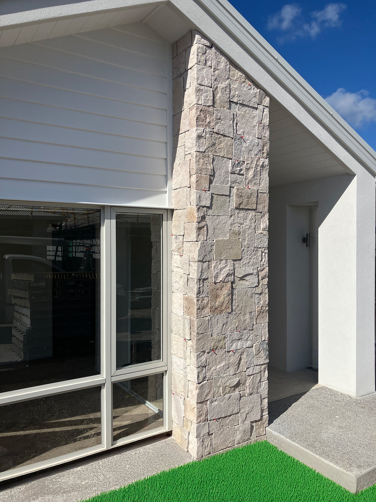 Natural Stone Wall Cladding Free Form - Loose Stone -  White Sandstone Castle Shape