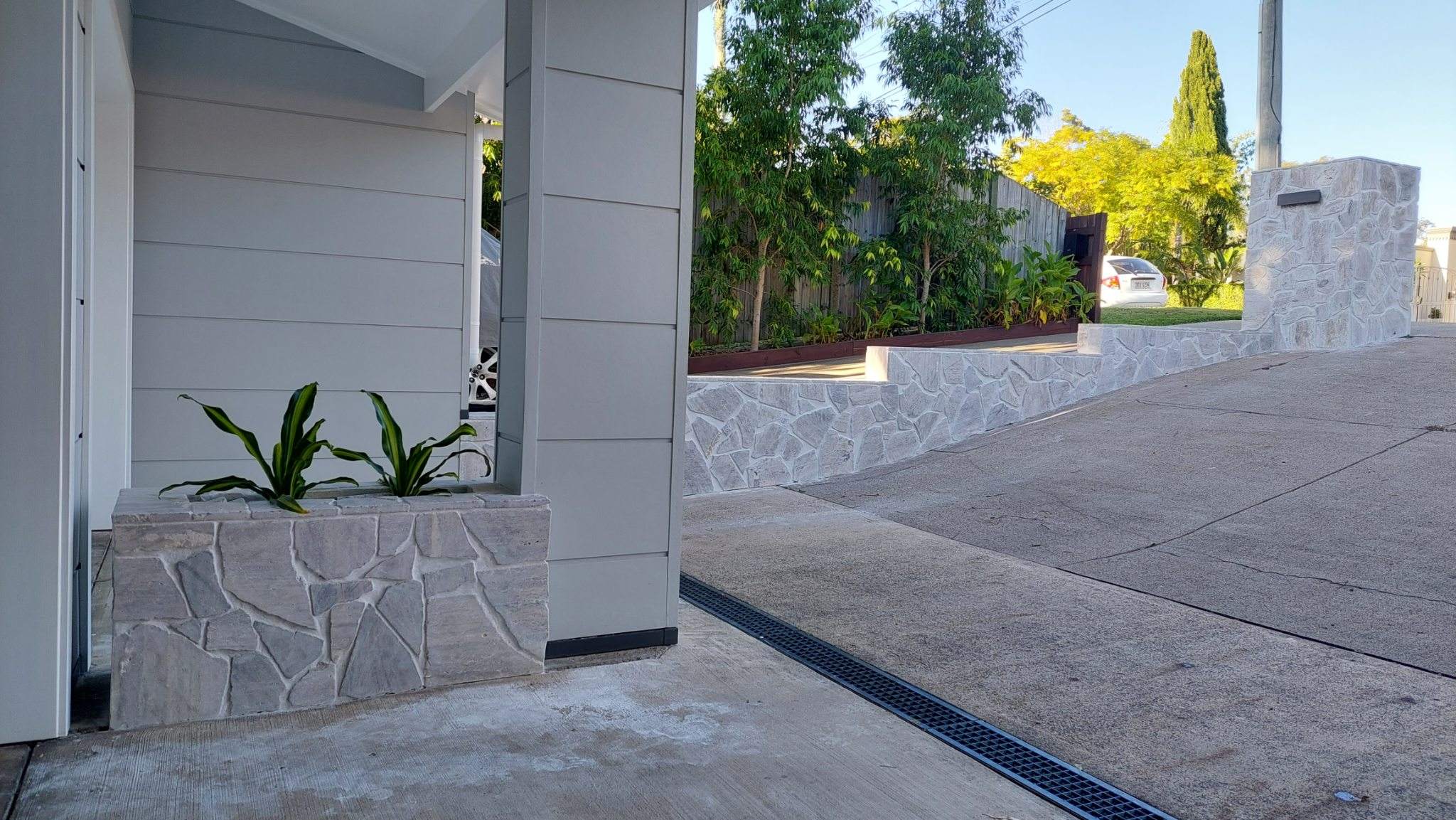 Silver Crazy Paver Loose Stone Travertine Stone and Rock