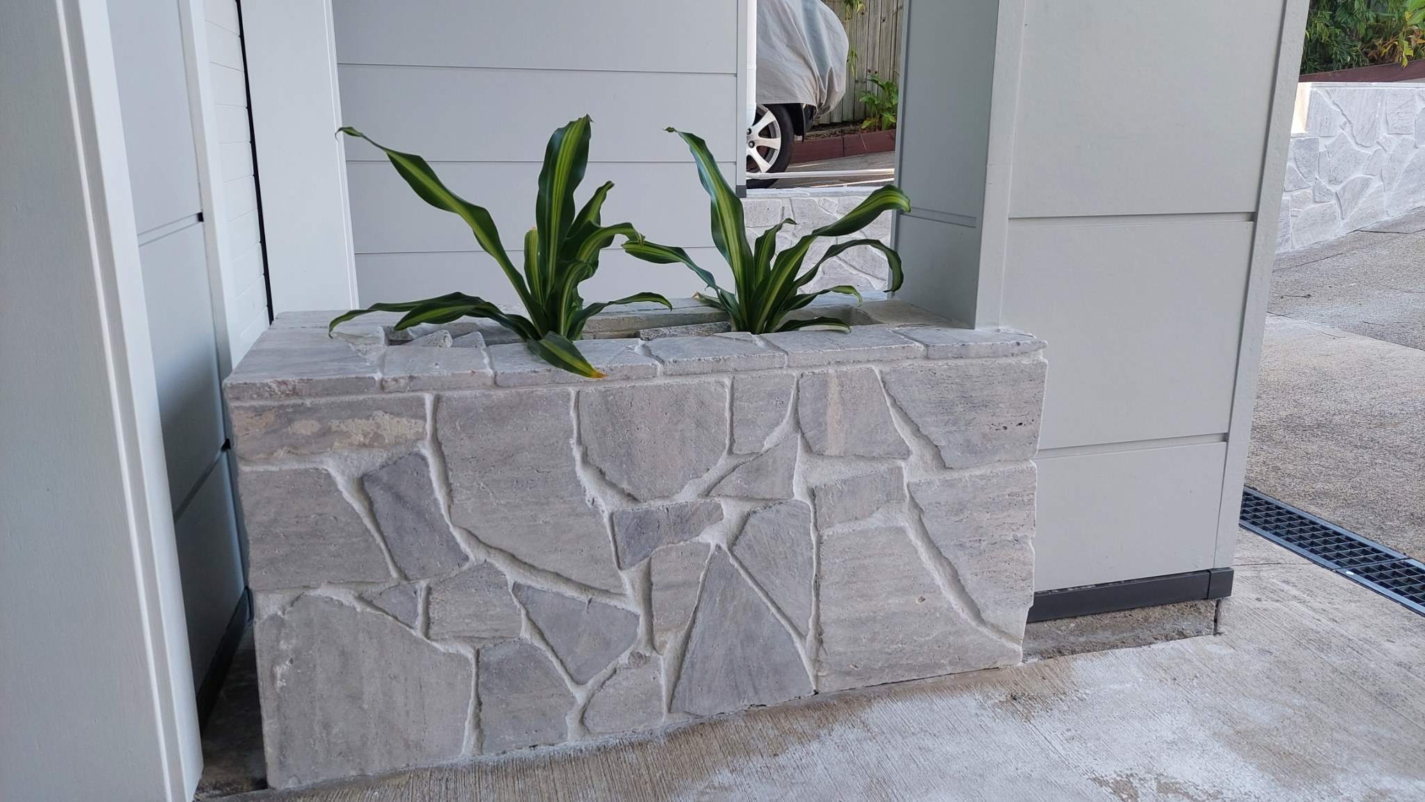 Silver Crazy Paver Loose Stone Travertine Stone and Rock