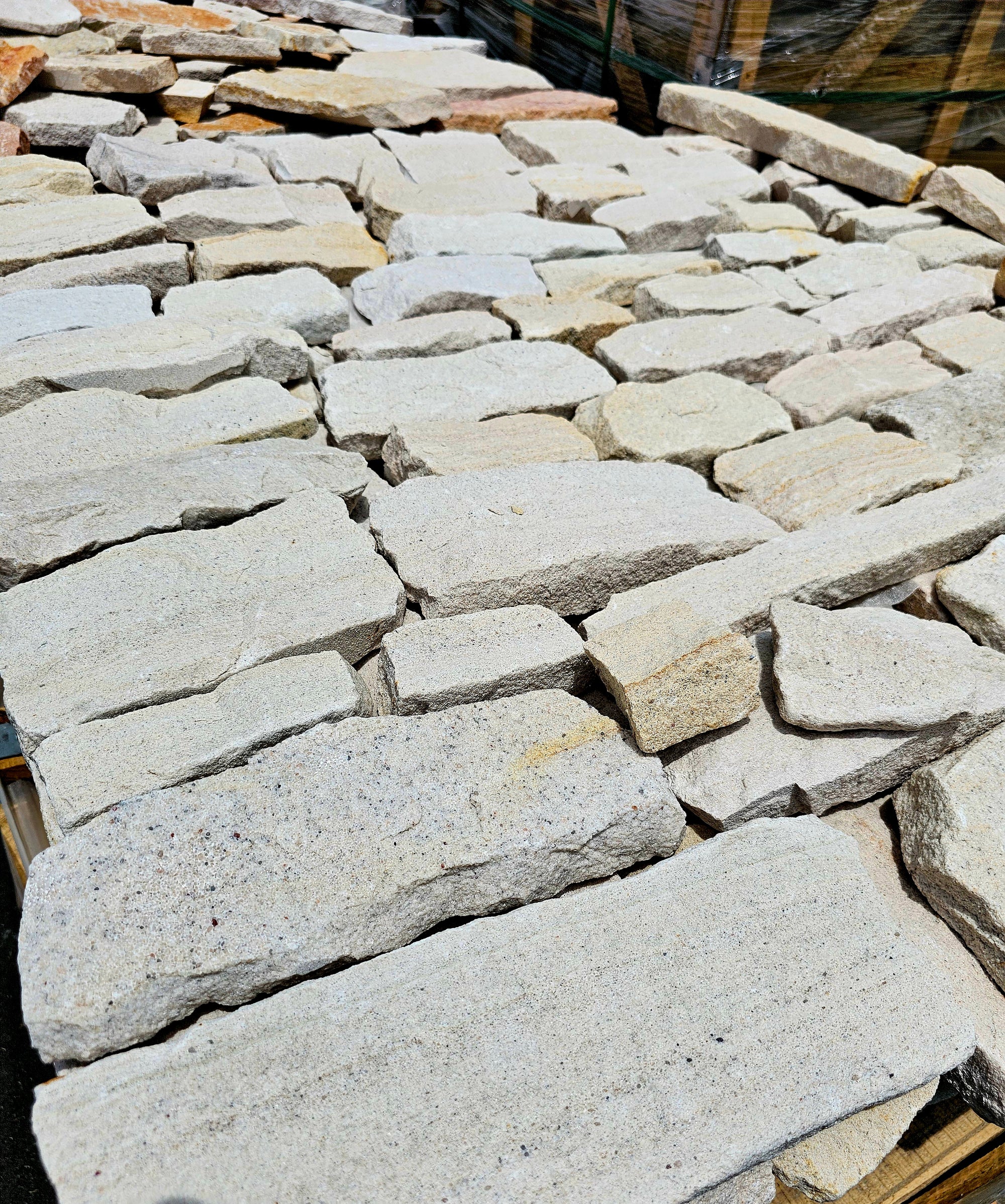 Natural Stone Wall Cladding Free Form - Loose - White Sandstone Random ...