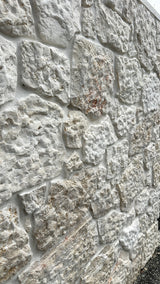 Natural Stone Wall Cladding Free Form - Loose Stone - Bush Hammered Limestone