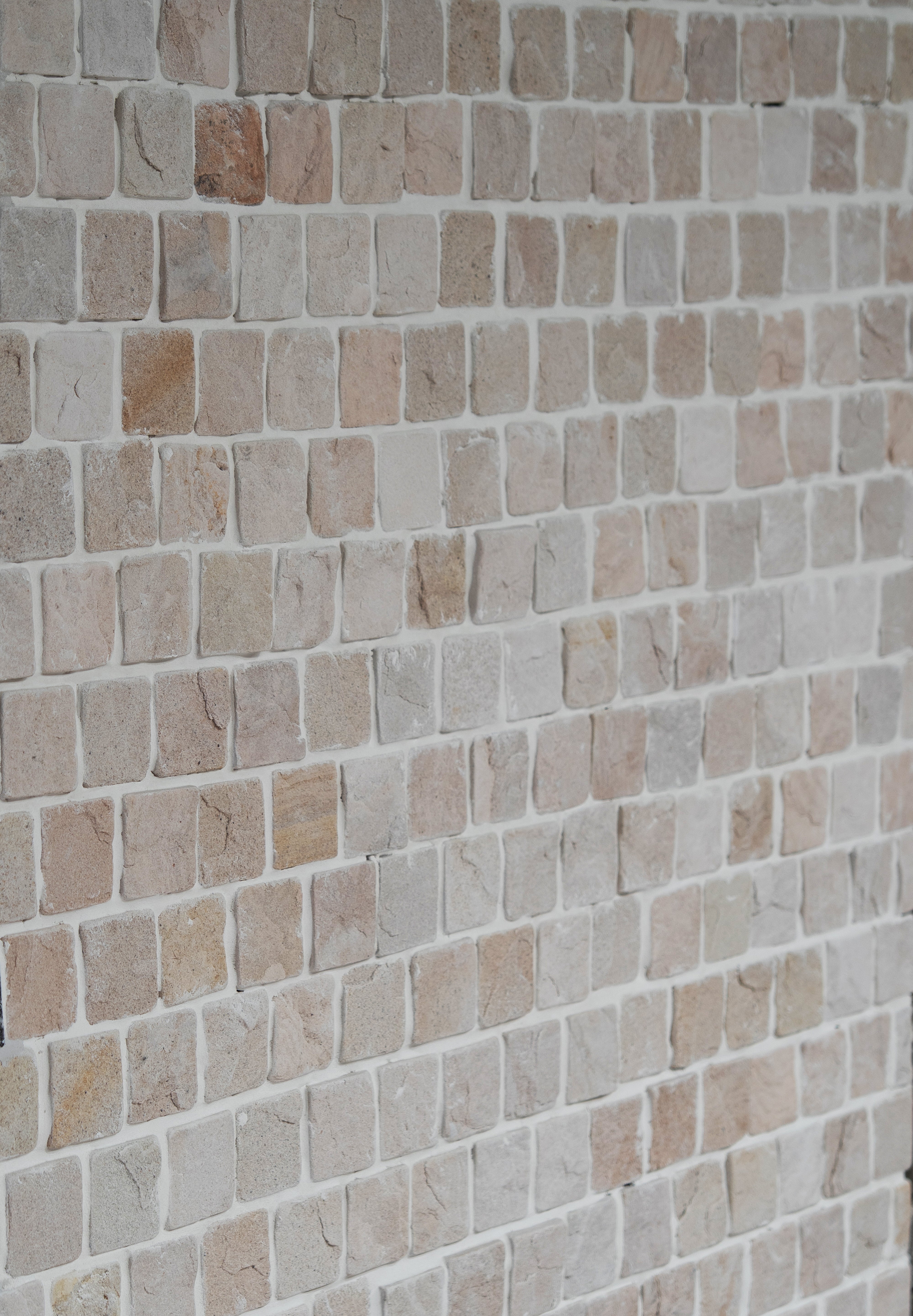 Sandstone Cobblestone Driveway Paver - Natural Stone - Light Cream