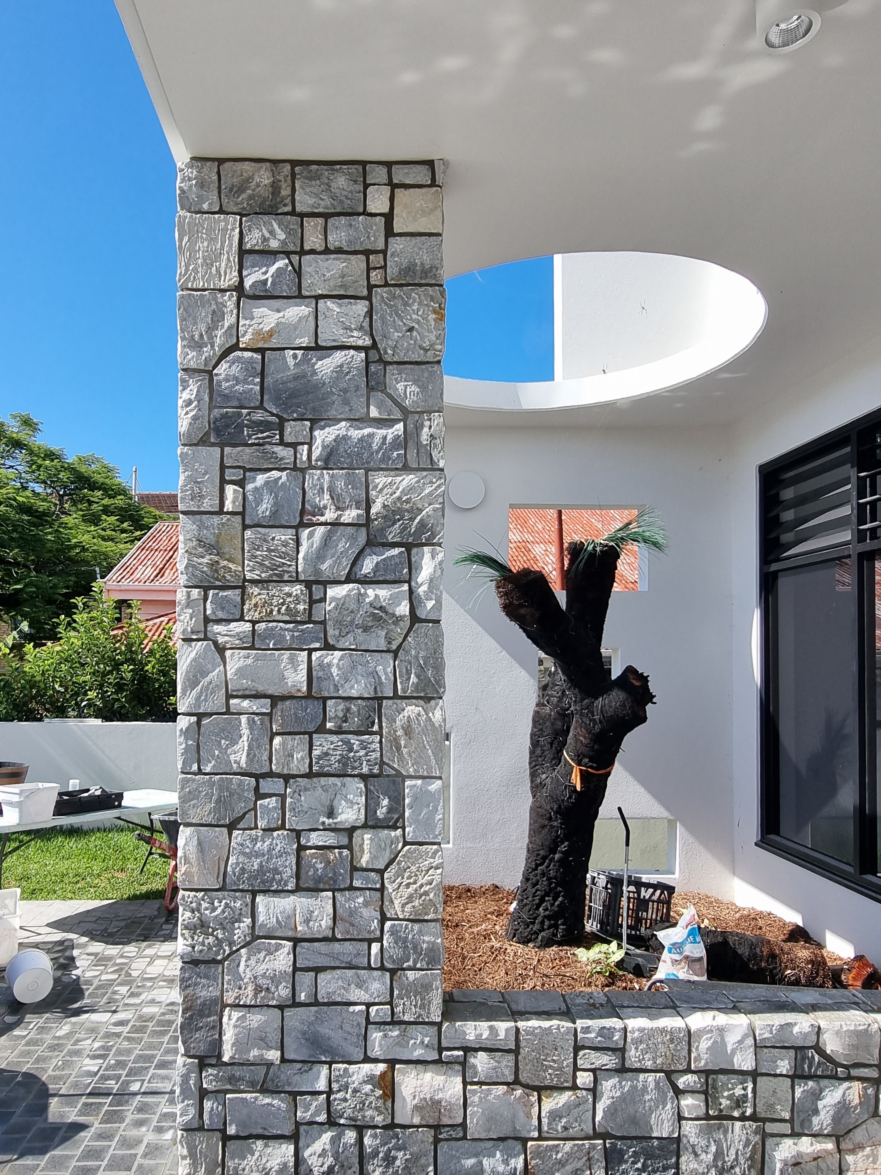 Natural Stone Wall Cladding Free Form - Loose Stone - Grey Limestone Castle Series