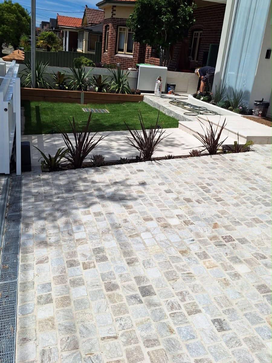 White Beige Cobblestone - Mesh Back - Driveway Paver - Natural Stone