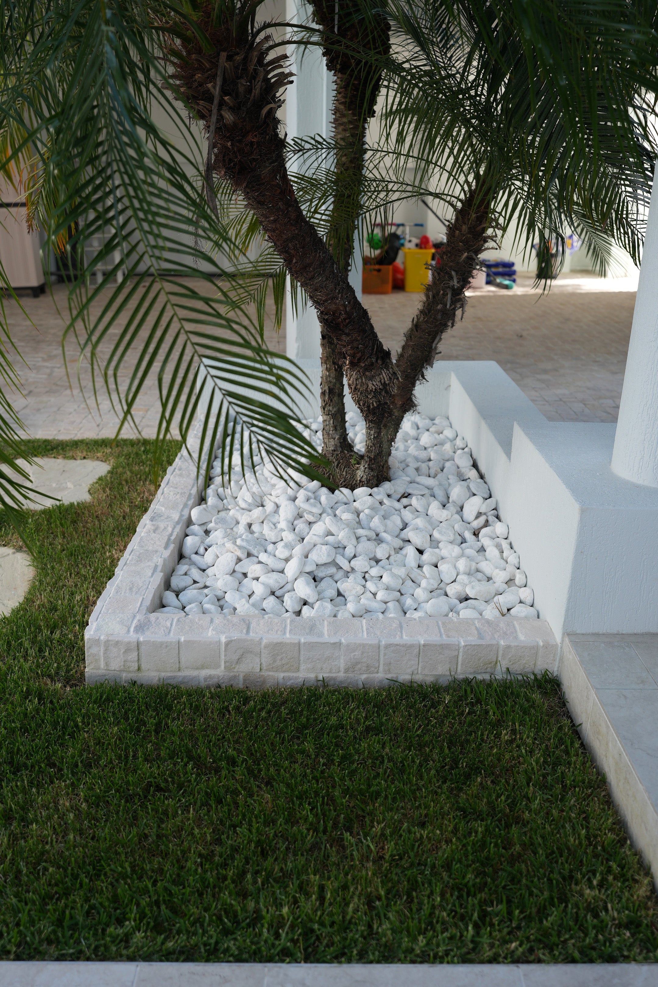 Sandstone Cobblestone Driveway Paver - Natural Stone - Light Cream