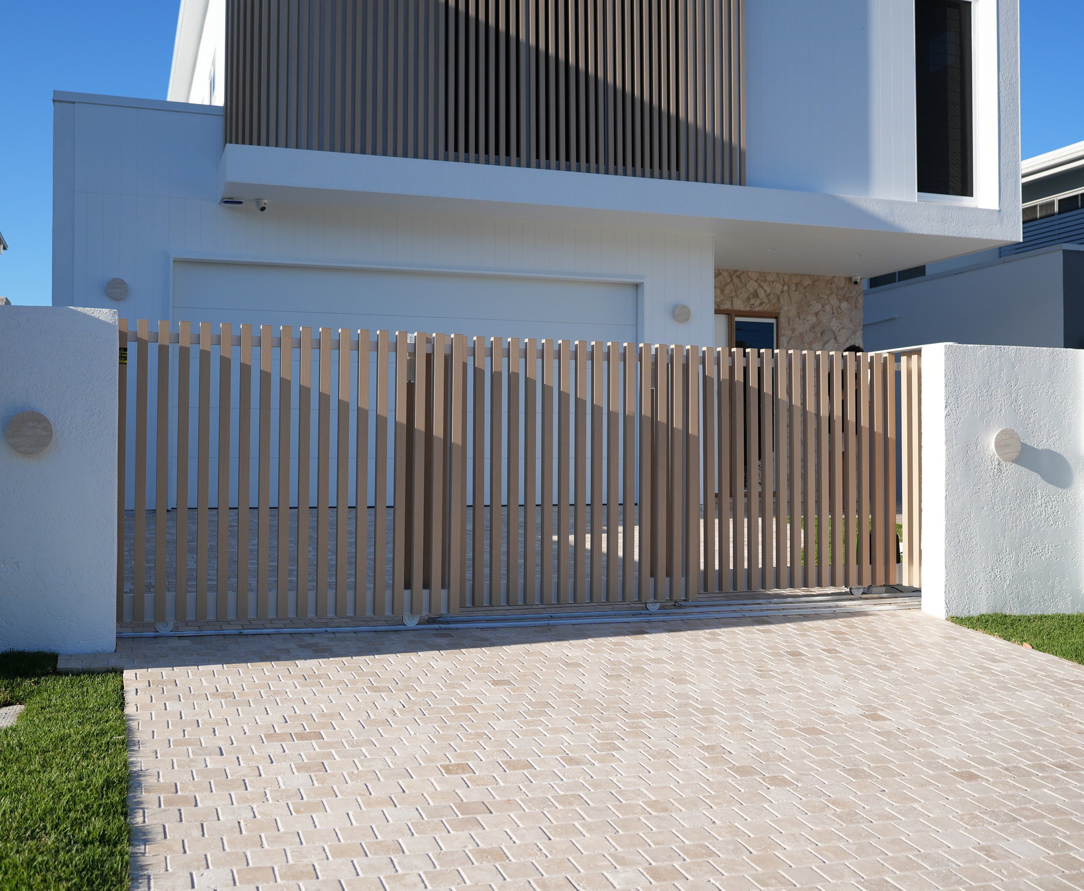 Travertine Cobblestone Driveway Paver - Natural Stone - Cream