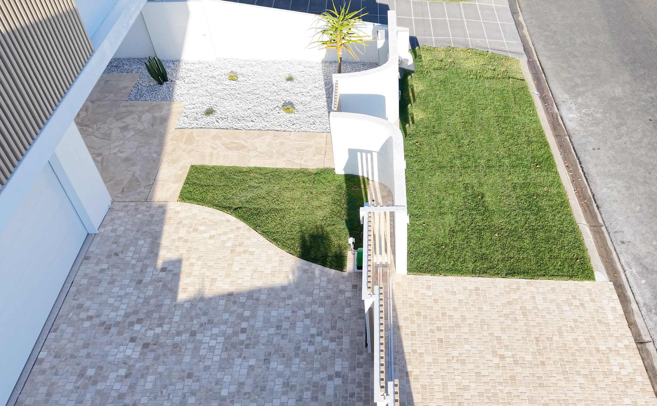 Travertine Cobblestone Driveway Paver - Natural Stone - Cream