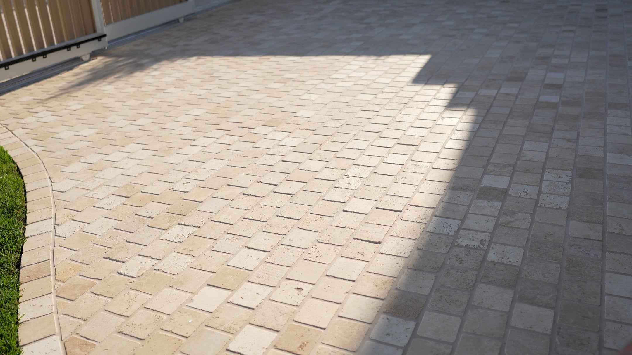 Travertine Cobblestone Driveway Paver - Natural Stone - Cream