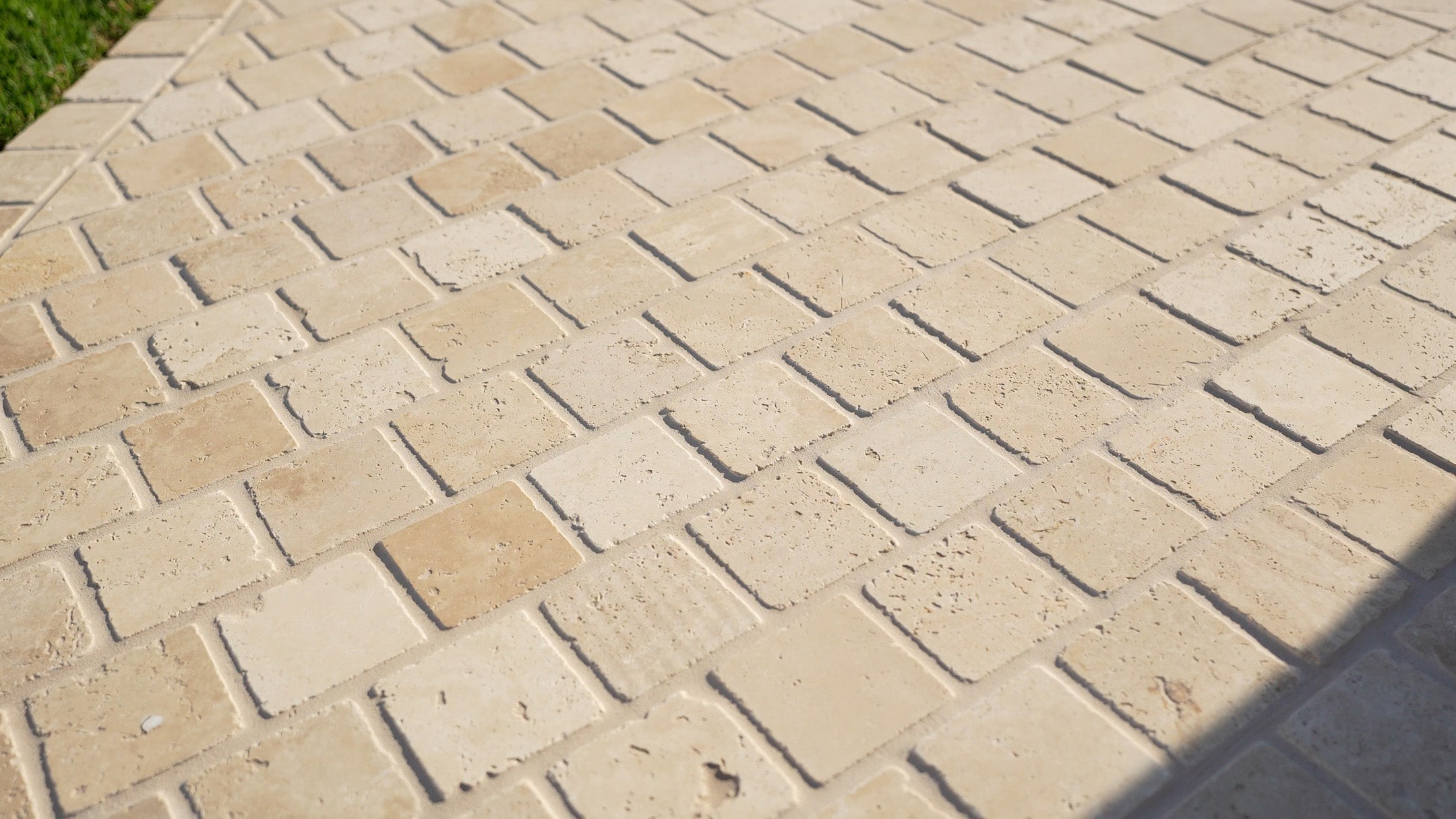 Travertine Cobblestone Driveway Paver - Natural Stone - Cream