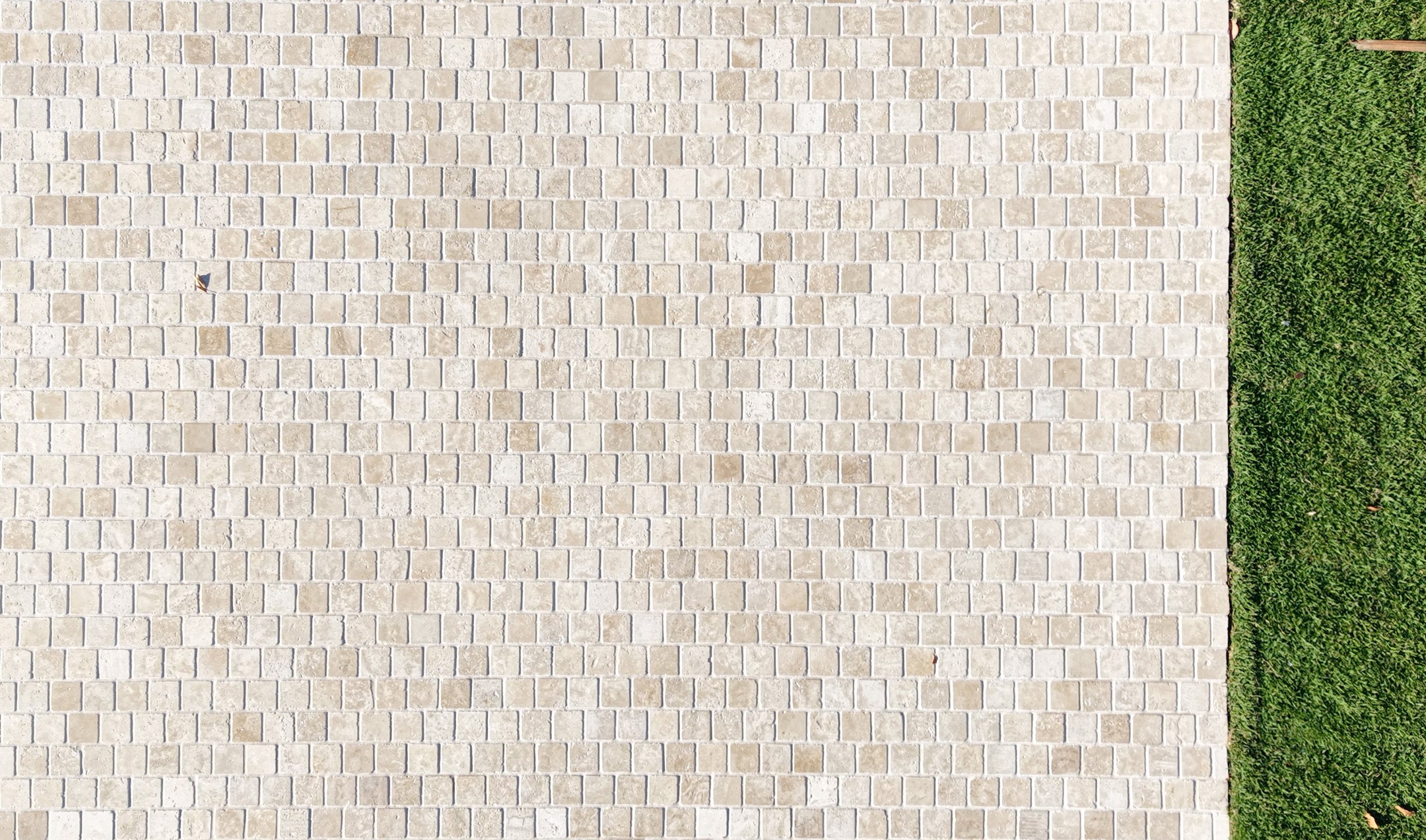 Travertine Cobblestone Driveway Paver - Natural Stone - Cream