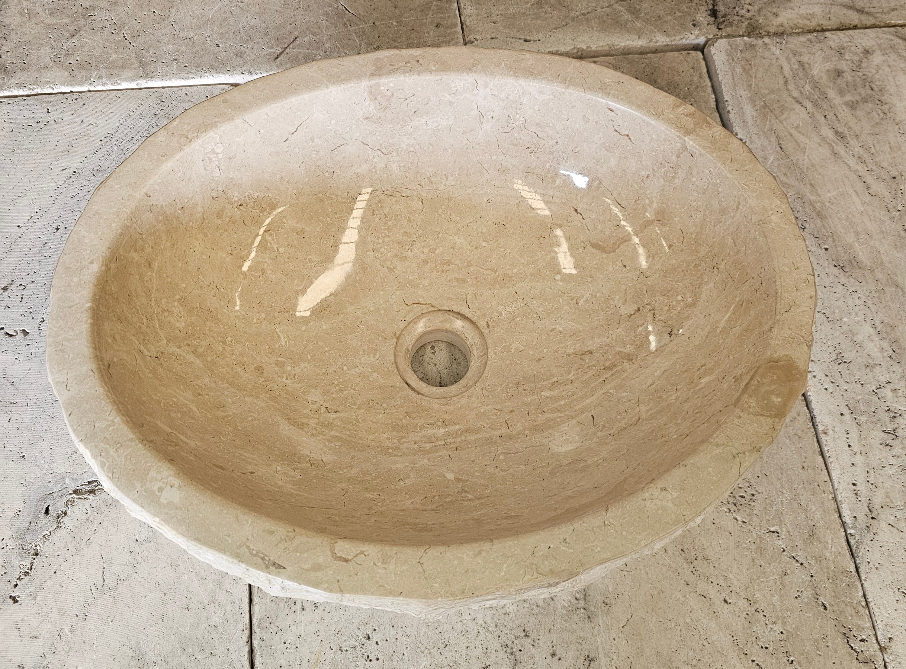 Classica: Round Polished Marble Mount Basins