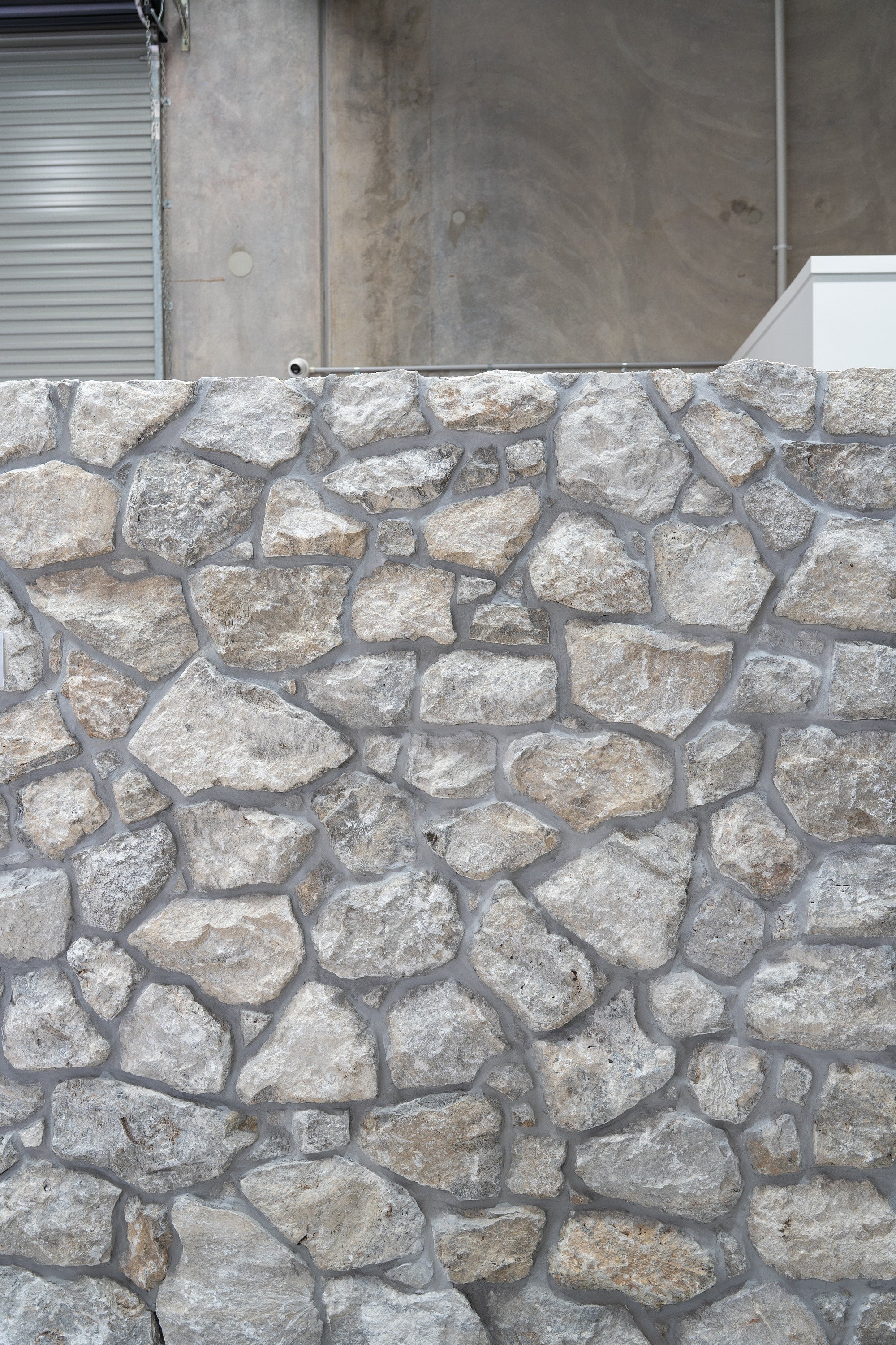 European Stone Wall Cladding Free Form Loose Stone - Travertine Silver