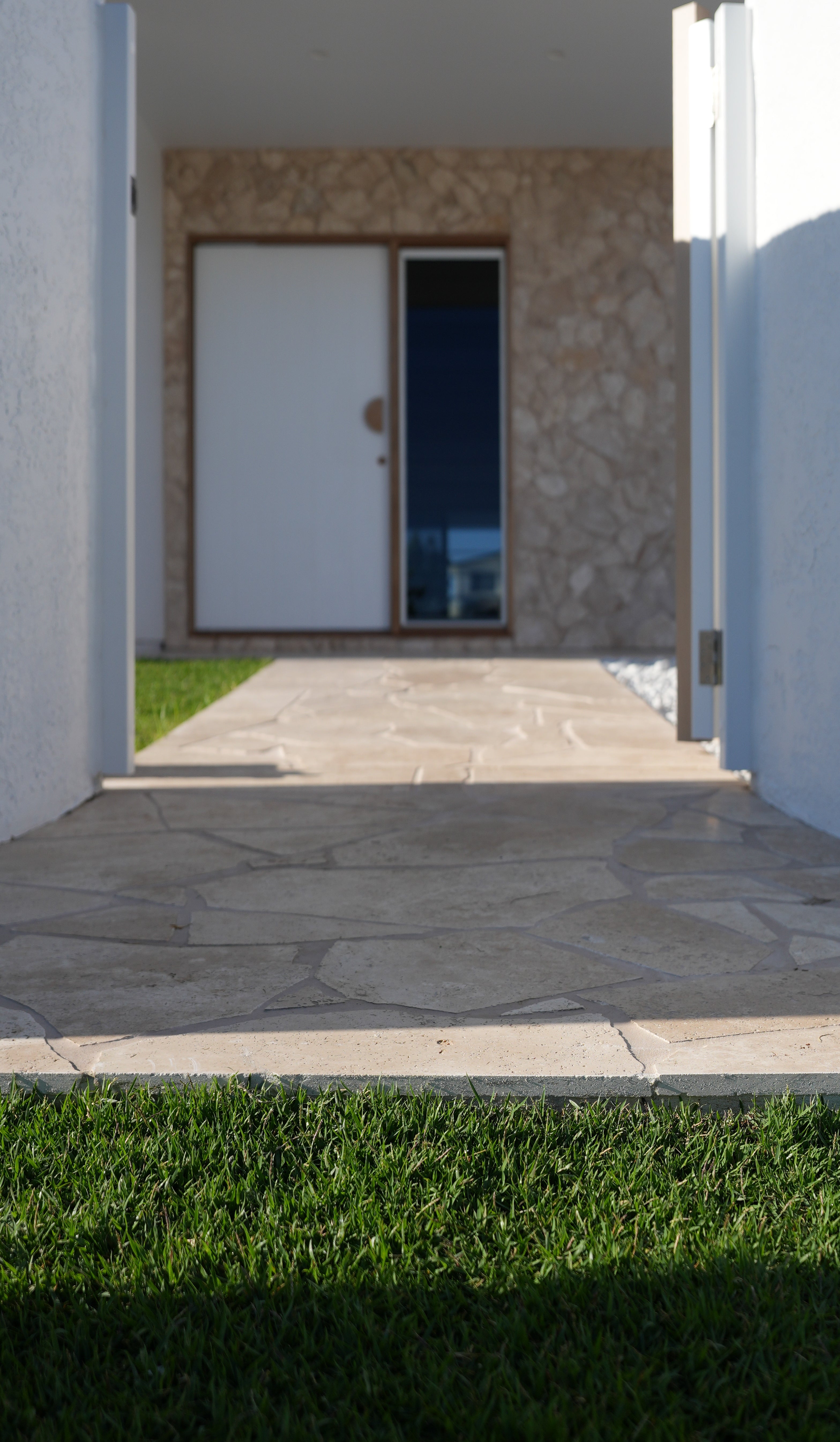 #thickness_Large + Chiselled Edges + Honed 20mm